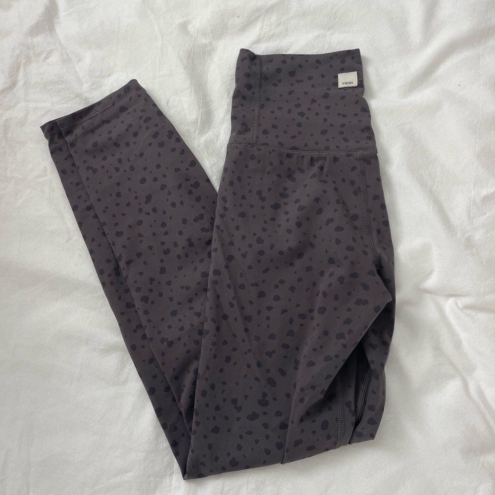Vuori Women’s Studio Printed Leggings Elm Dots Grey & Black